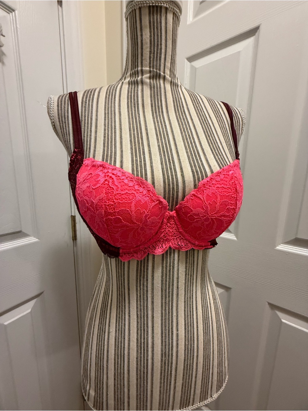 PINK Victorias Secret Lace Push-Up Bra in Hot Pink and Burgundy 36 B